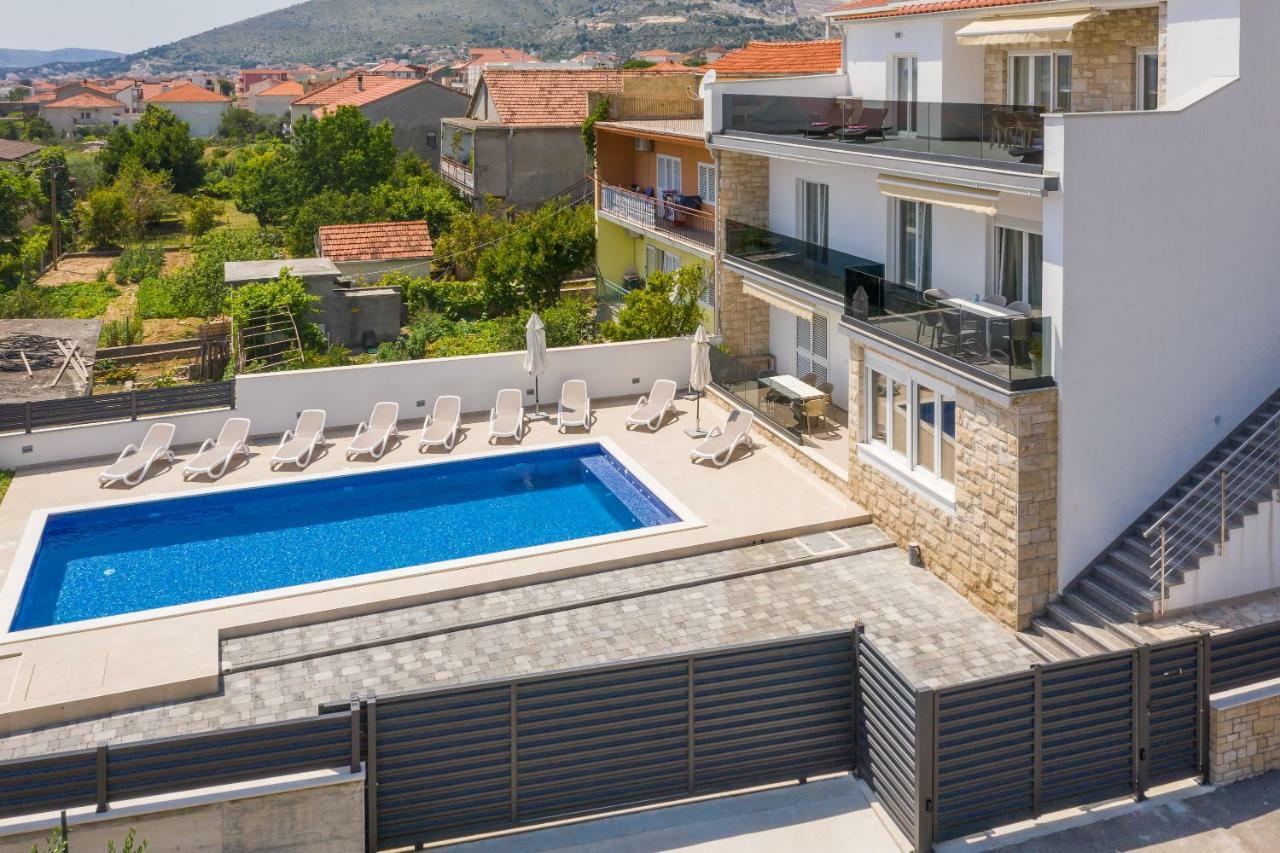 Apartments Apollo Trogir Buitenkant foto